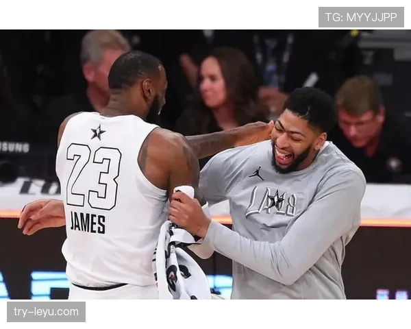 安东尼·戴维斯的衣帽间一看到我就哭穷了，球员过日子跟我们差好几个零