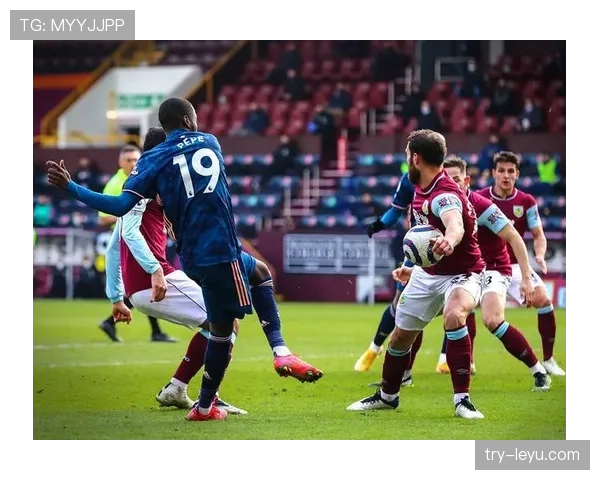 故意手球为何有时不判点球？规则中的“意图”与“获利”如何界定