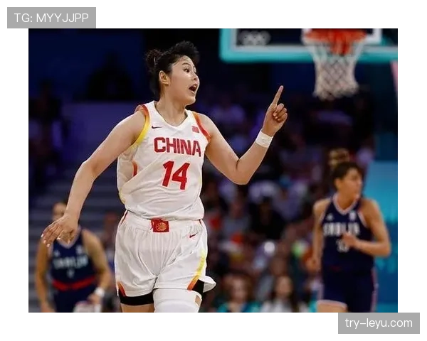 李月汝训练完偷偷吃炸鸡被拍，自律人设崩了？