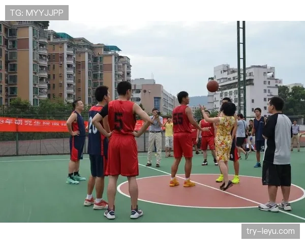 发球规则是什么？篮球比赛中发球的判罚标准与执行流程解析