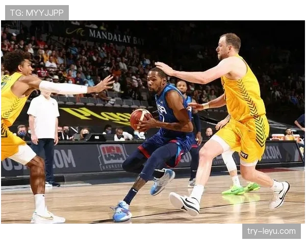 篮球防守三秒违例如何判定？解析FIBA与NBA规则差异